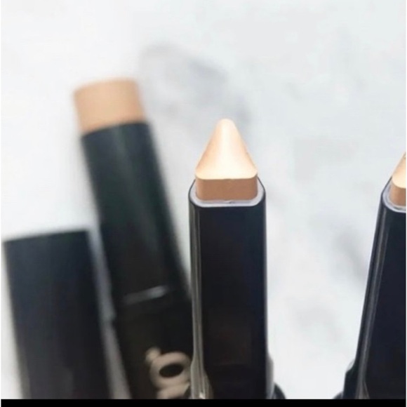 Doll10 Hydra Balm Precision Concealer in Medium BNIB - Picture 6 of 9